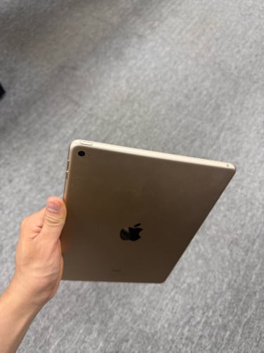 Ipad Air 2 សំណុំzin ស្អាត99% លក់ធូរៗ ក្រោម100$