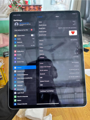 iPad M2 - 12.9Inc ស្អាត 99%