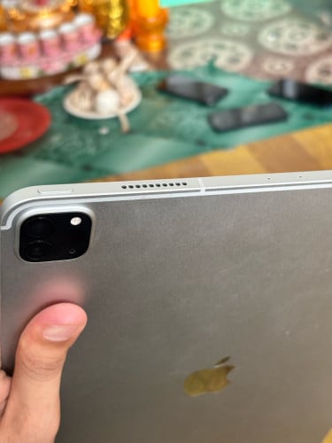iPad M2 - 12.9Inc ស្អាត 99%