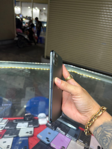 iPhone 11 Pro Max Green LL/A HD256GB Phone Condition 98% 🔋87% , ម៉ាស៊ីនសានុំ , មានស្កេនមុខ