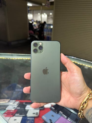 iPhone 11 Pro Max Green LL/A HD256GB Phone Condition 98% 🔋87% , ម៉ាស៊ីនសានុំ , មានស្កេនមុខ