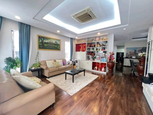 Jasmina Villa Peng Hout បឹងស្នោ