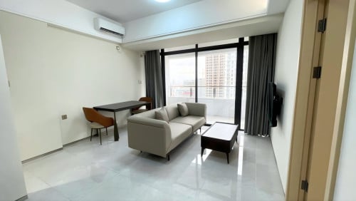 Le conde room urgent sale