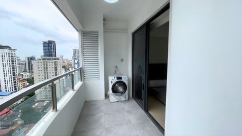 Le conde room urgent sale