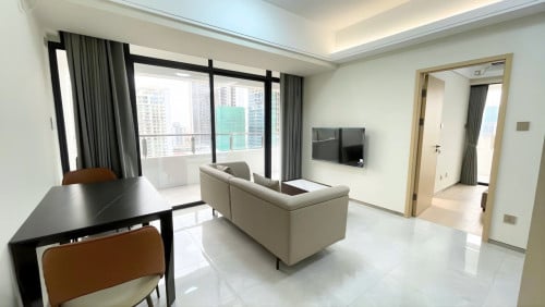Le conde room urgent sale
