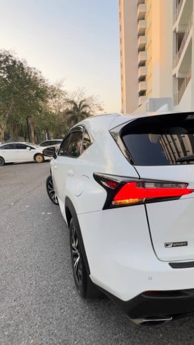 Lexus NX 200T F Sport 6ប៊ូតុង​ ប៉ុង 2