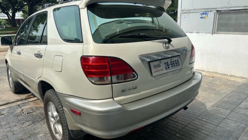 Lexus RX300 ឆ្នាំ​2000 ពណ៌​ស​កាំ​ម៉ៃ​ ម្ចាស់​ដើម​
