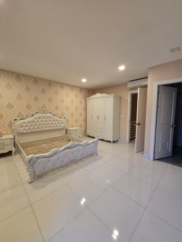Link A for rent in Borey Chip Mong land sensok Aeon2 price 800$ negotiable