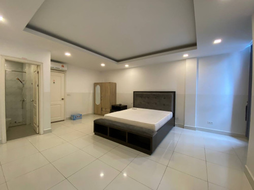 Link A for rent in Borey Chip Mong land sensok Aeon2 price 950$ negotiable full furnish