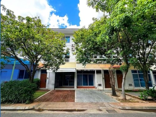Link house for rent in Borey Camko Ctiy price 650$ negotiable full furnish