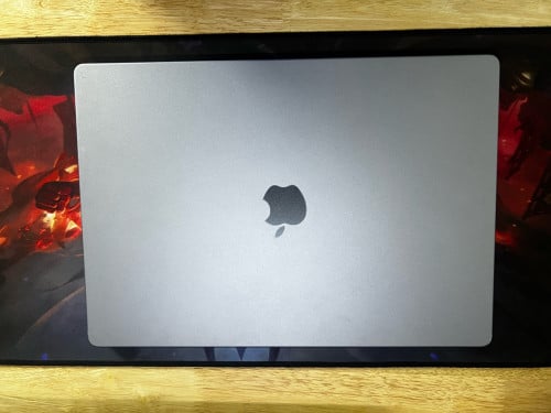 MacBook M1 Pro 16inch 512G Ram16G ថ្មី98% លក់ប្រញាប់លុយ 900$ ដាច់ហាមត