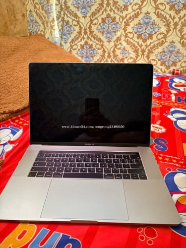 MacBook Pro 2017 256g