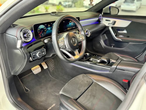 Mercedes Ben CLA250 ឡើង45s 2020