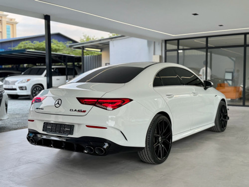 Mercedes Ben CLA250 ឡើង45s 2020