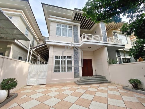 Nice Villa 4 Bedrooms for RENT near AEON MALL 2_Sen Sok
