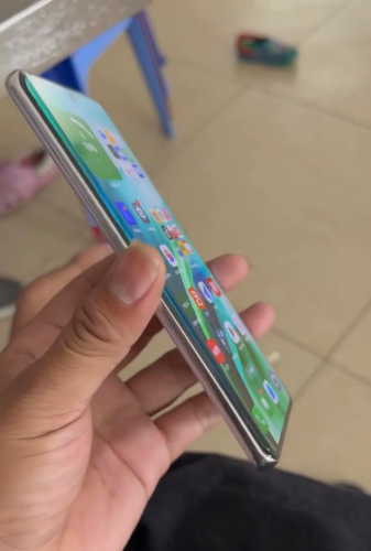 Oppo A2 Pro 5G សានុំហ្ស៊ីនតម្លែ105$