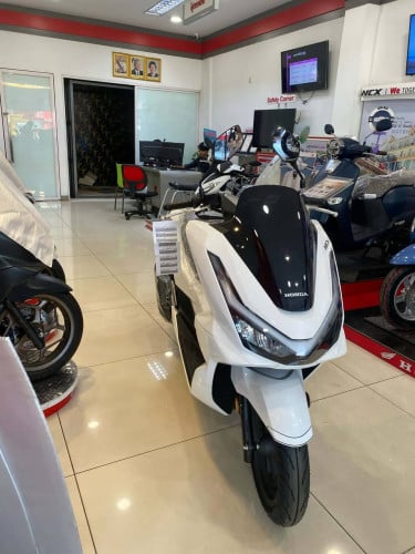 Pcx125 2026 ថ្មីកេស ធានា2ឆ្នាំ បង់រំលោះវ៉ៃដូរបានបងៗ Telegram 0979260611