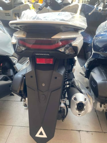 Pcx125 2026 ថ្មីកេស ធានា2ឆ្នាំ បង់រំលោះវ៉ៃដូរបានបងៗ Telegram 0979260611