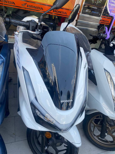 Pcx125 2026 ថ្មីកេស ធានា2ឆ្នាំ បង់រំលោះវ៉ៃដូរបានបងៗ Telegram 0979260611
