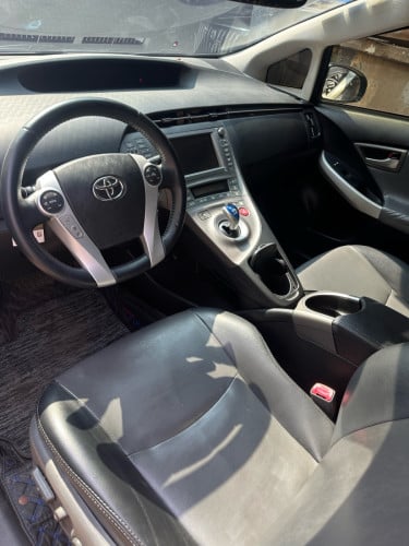 Prius 2012 option 4 deluxe solar