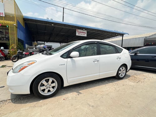 Pruis 07 full option អាគុយតែបី