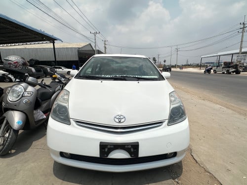 Pruis 07 full option អាគុយតែបី