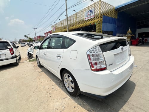 Pruis 07 full option អាគុយតែបី