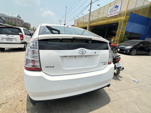 Pruis 07 full option អាគុយតែបី