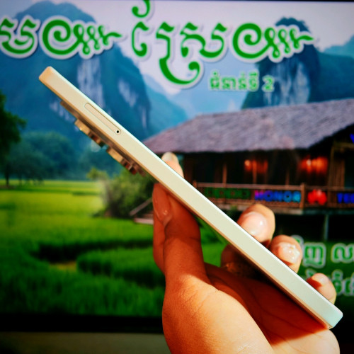 Redmi Note 13 5G ស្អាត99.99% (វ៉ៃដូបាន)មានធានាច្បាស់លាស់ត្រឹមត្រូវ