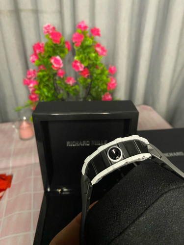 RM Black $35
