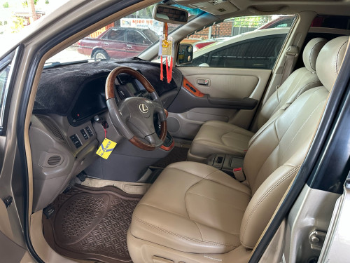 RX300 ឆ្នាំ2001​ ឡានស្អាតអត់បុក​ នៅក្រុងបាត់ដំបង