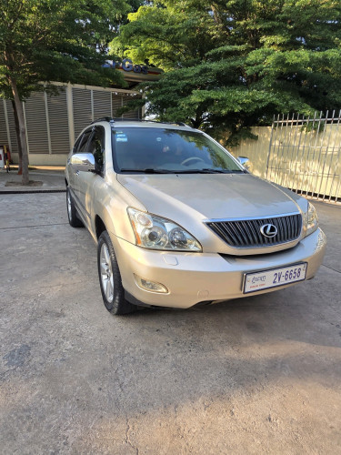 RX330.ឆ្នាំ2004.ប៉ុង.H.FULL.ទឹកមាន