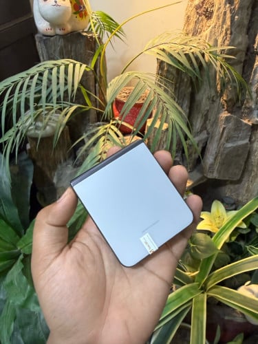 Samsung galaxy Z flip 5 Edition/ram8/512G/ក្រុមហ៊ុន
