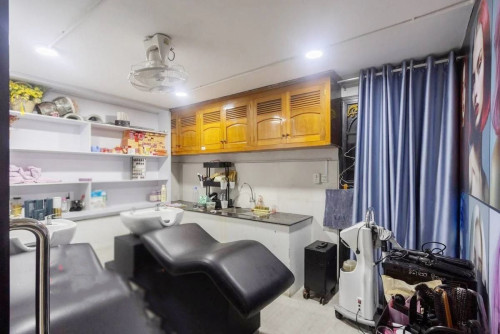 SHOP HOUSE FOR RENT IN BKK1