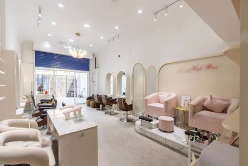 SHOP HOUSE FOR RENT IN BKK1