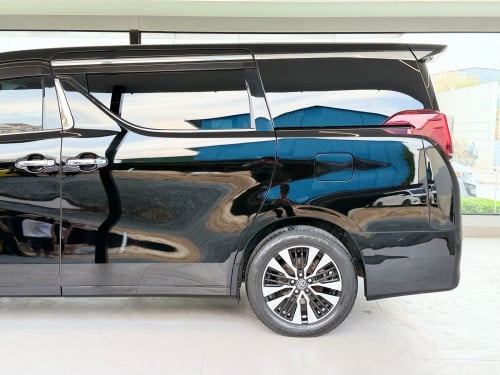 Toyota Alphard ឆ្នាំ 2016