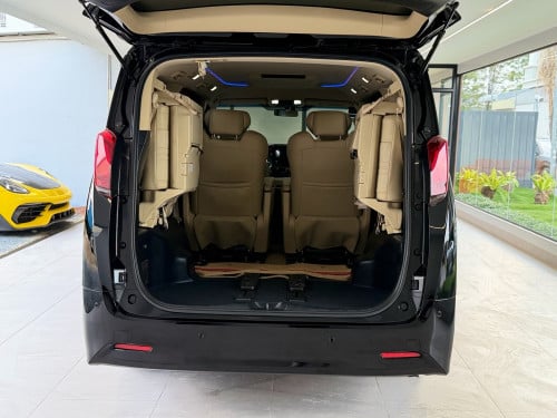 Toyota Alphard ឆ្នាំ 2016