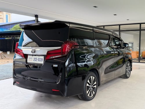 Toyota Alphard ឆ្នាំ 2016