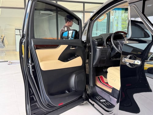 Toyota Alphard ឆ្នាំ 2016