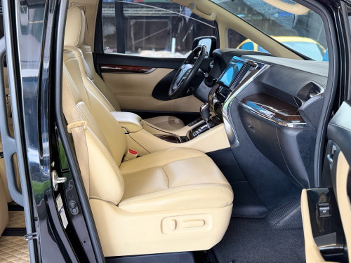 Toyota Alphard ឆ្នាំ 2016