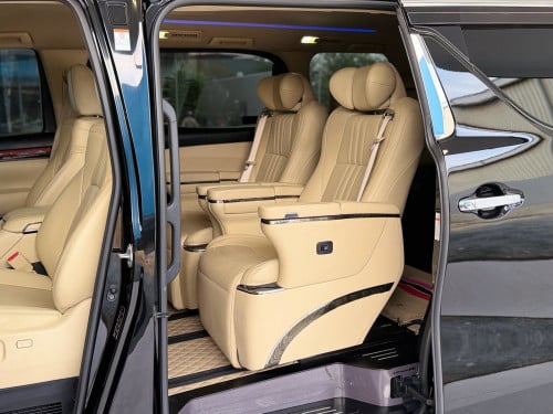 Toyota Alphard ឆ្នាំ 2016