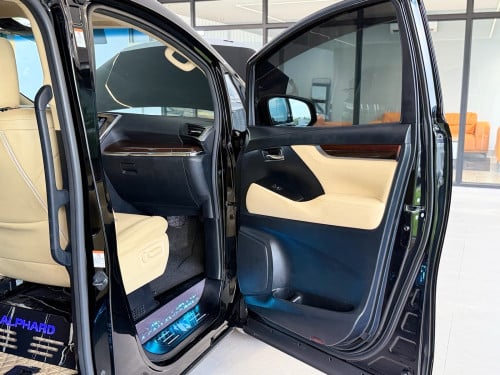 Toyota Alphard ឆ្នាំ 2016