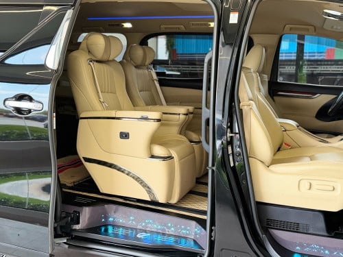 Toyota Alphard ឆ្នាំ 2016