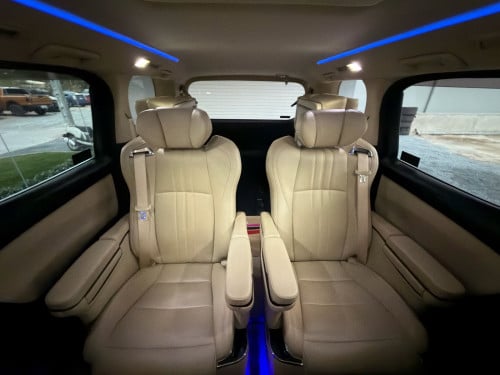 Toyota Alphard ឆ្នាំ 2016
