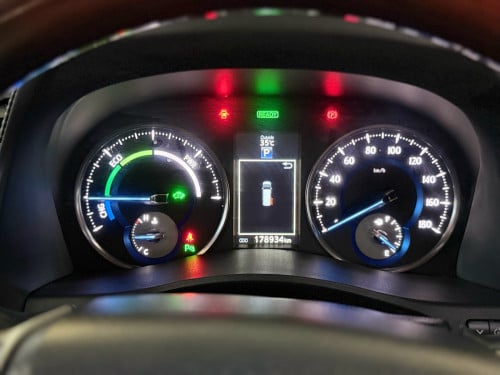 Toyota Alphard ឆ្នាំ 2016