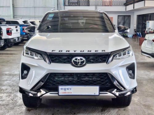 Toyota Fortuner Legender 2021 Full Option (40000kmជាង)