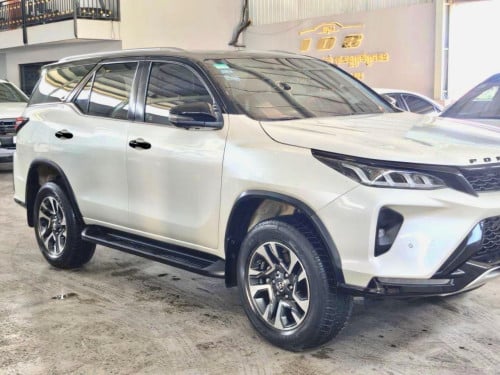 Toyota Fortuner Legender 2021 Full Option (40000kmជាង)
