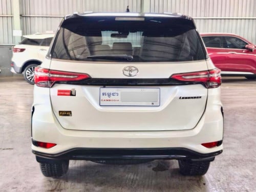 Toyota Fortuner Legender 2021 Full Option (40000kmជាង)