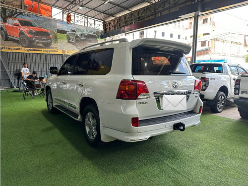Toyota Land Cruiser V6 GX•R 2013 Full option