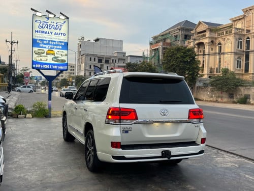 Toyota LANDCRUISER GXR 2019 Grand Touring ម្ចាស់ដើមទិញថ្មីក្រុមហ៊ុន ឈ្នាន់អូតូ+ទ្វាបុឺត